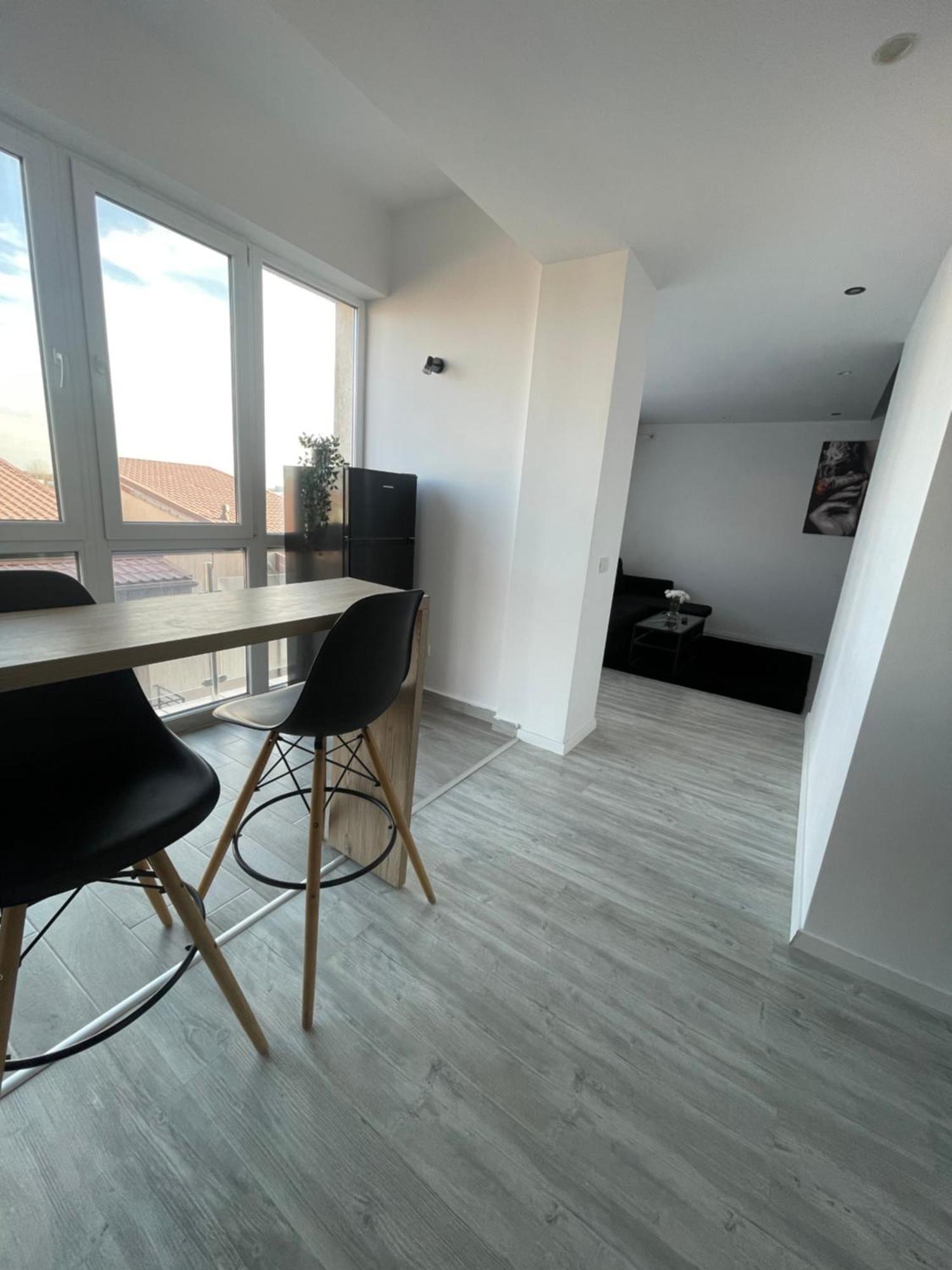 Marisah Residence #2 Otopeni Exterior foto